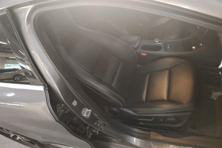 Used Mercedes-Benz GLA 2015 GLA 220 4MATIC Fashion Model