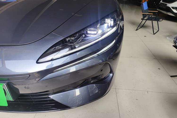 Used Denza Z9 2024 1100 km Four-Wheel Drive Max Version