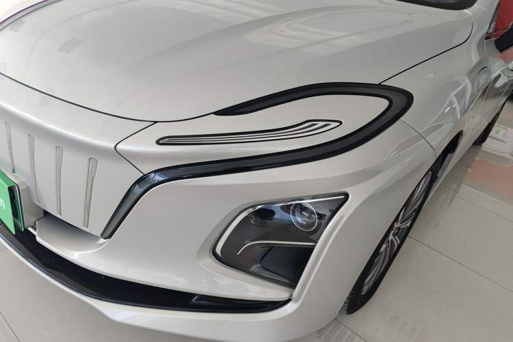 Used Hongqi E-QM5 2022 431 km Charge & Enjoy Edition