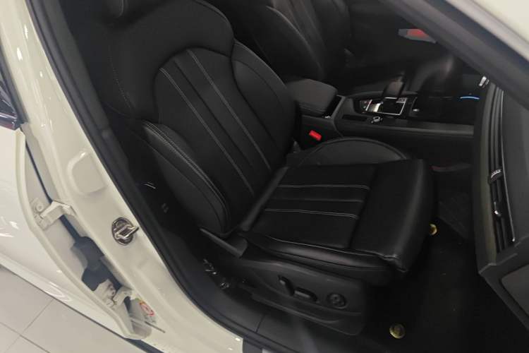 Used Audi A4L 2023 40 TFSI Luxury Dynamic Model