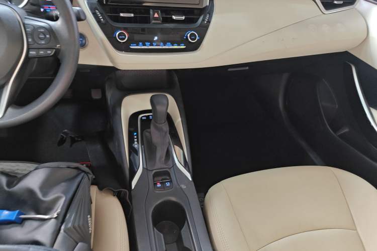 Used Toyota Corolla 2021 Dual-Motor 1.8L E-CVT Elite Edition
