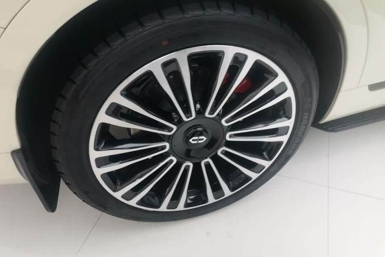 Used Hima AITO M9 2024 Range-Extended Ultra Version 42 kWh 6-Seater Model
