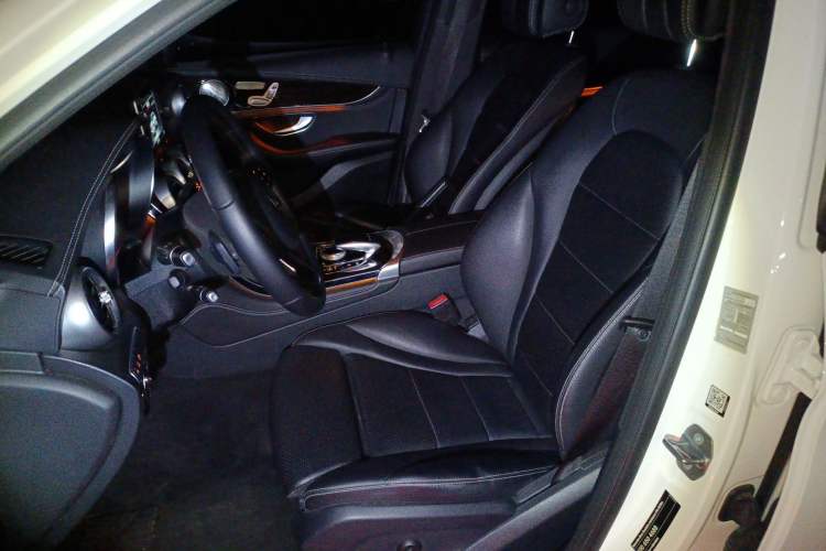 Used Mercedes-Benz GLC 2019 Facelift GLC 260 L 4MATIC Luxury Model
