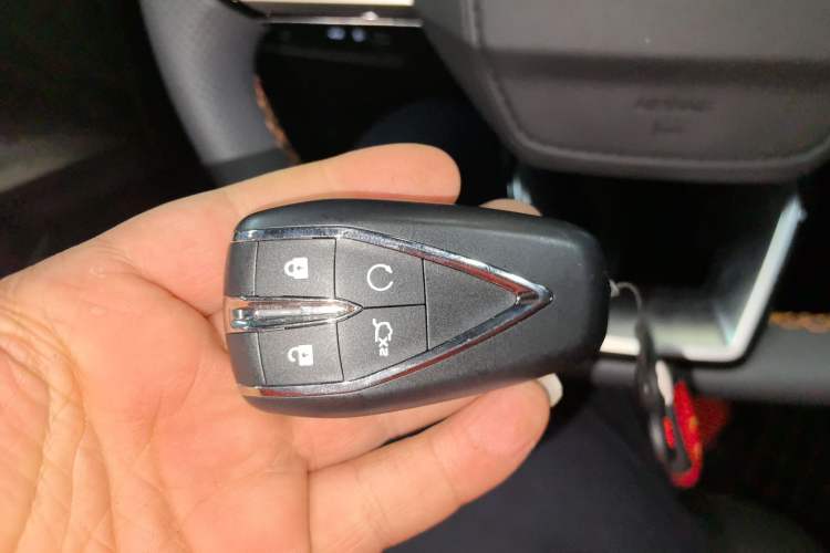 Used Changan UNI-V 2022 1.5T Prestige Version
