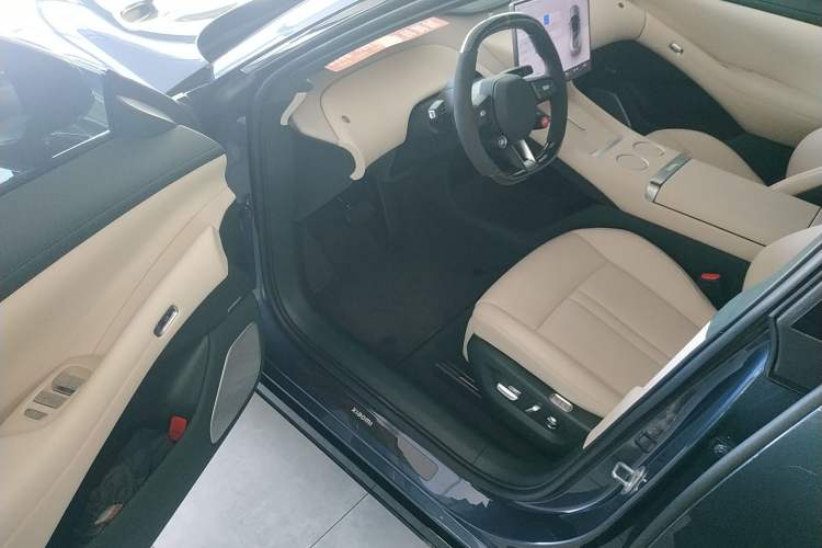 Used  YU7 2025 Ultra-Long Range High-Performance All-Wheel-Drive Max Edition
