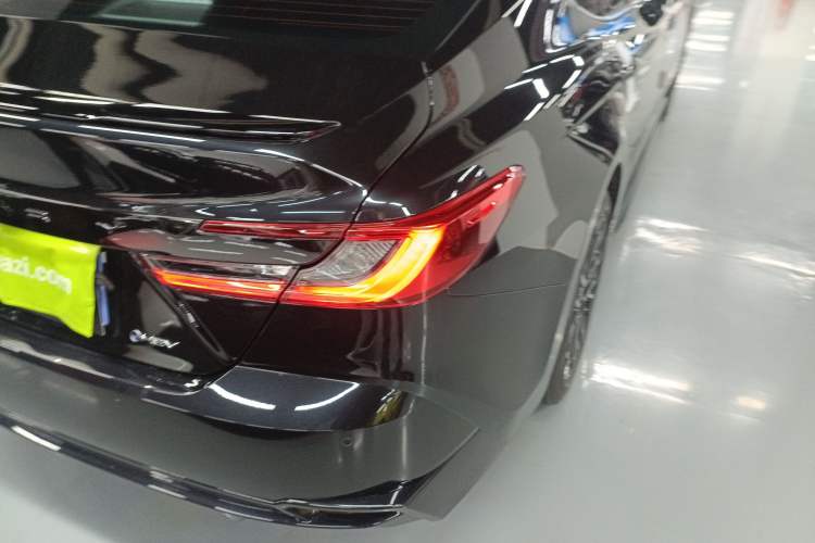 Used Toyota Camry 2026 Model Dual-Engine 2.0HSE Sport Lite Edition