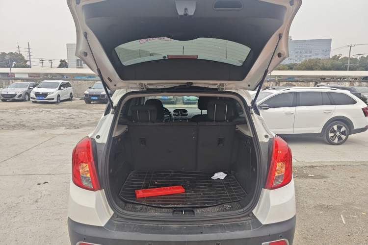 Used Buick Encore 2015 1.4T Automatic Two-Wheel Drive Urban Elite Version
