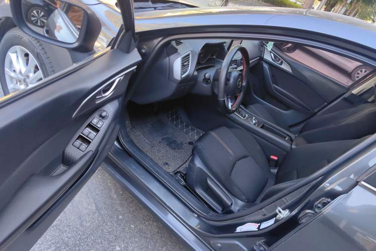 Used Mazda Mazda 3 Axela 2017 Sedan 1.5L Automatic Luxury Model Emission Standard China V