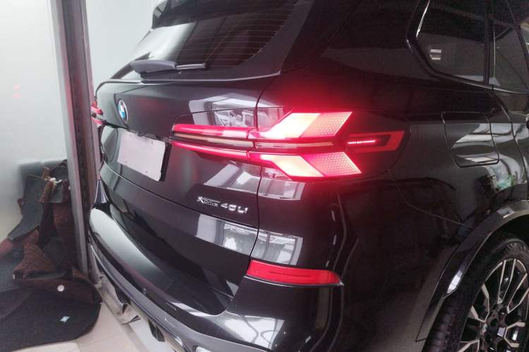 Used BMW X5 2023 xDrive 40Li M Sport Night Edition Package
