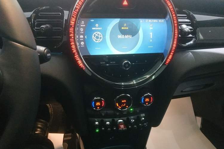 Used MINI MINI 2023 Updated 1.5T COOPER Artist
