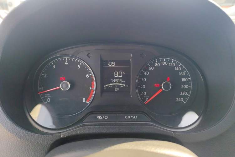 Used Volkswagen Polo 2016 1.4L Manual Fashion Model