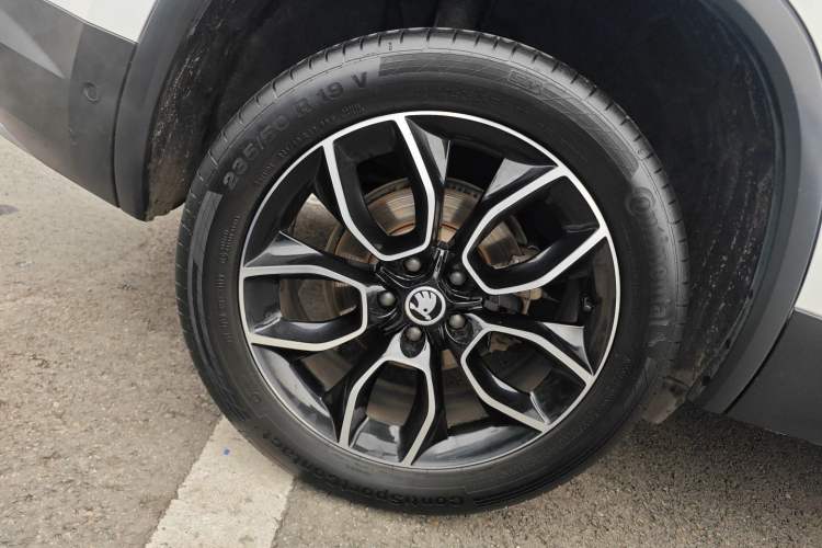 Used Skoda Kodiaq 2019 Facelifted TSI330 5-Seater Two-Wheel-Drive Luxury Enjoyment Edition China VI Standard
