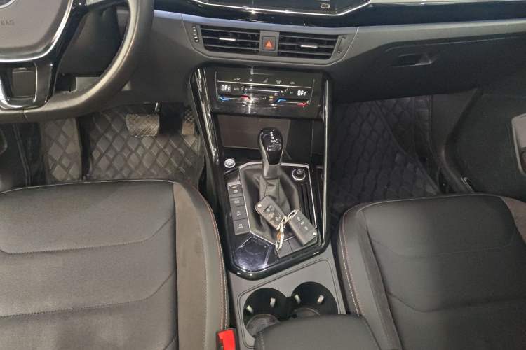 Used Volkswagen Tayron 2022 330TSI Two-Wheel Drive Luxury Smart Connectivity Version