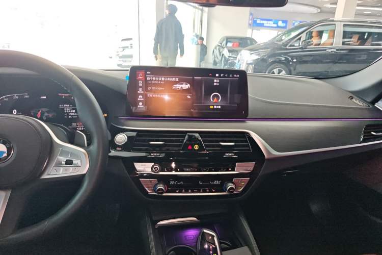 Used BMW 5 Series 2022 Second Facelift 530Li Leading Edition M Sport Package
