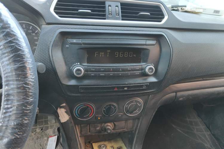 Used Great Wall Wingle 5 2017 2.0T European Version Diesel Two-Wheel Drive Advanced Large Double-Cab GW4D20E
