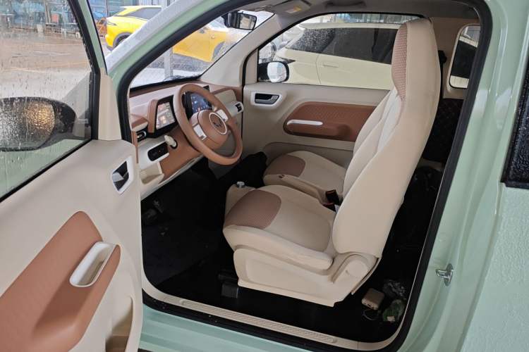 Used Wuling Hongguang MINIEV 2024 3rd Generation 215km Advanced Version