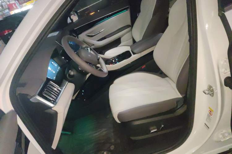 Used BYD Song PLUS New Energy 2025 EV Intelligent Driving Version 520km Premium Model
