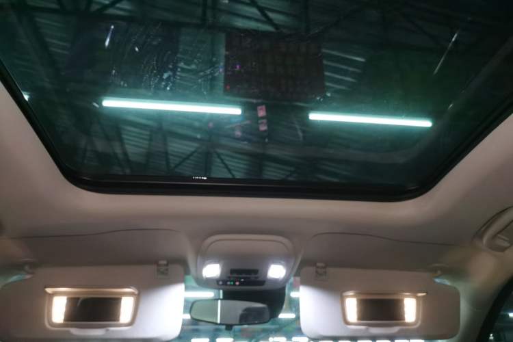 Used Buick Envision 2022 Facelift Encore S 552T Two-Wheel-Drive Luxury Model
