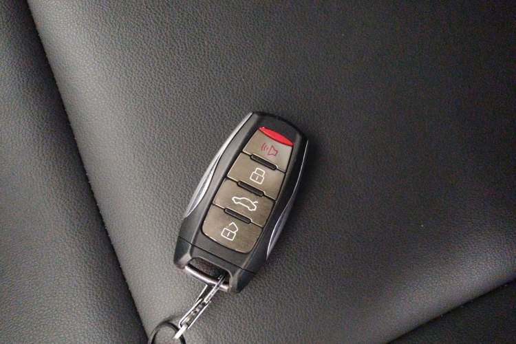 Used ORA Black Cat 2019 351 km Family Edition
