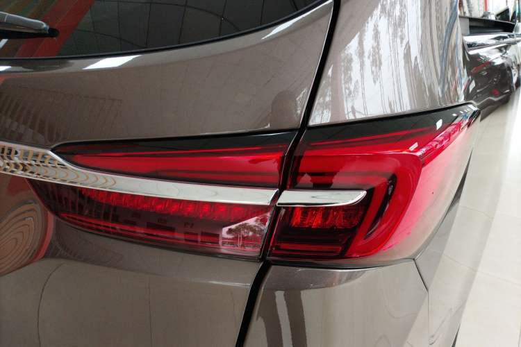 Used Buick GL8 2023 Land Executive Class 652T Luxury Model