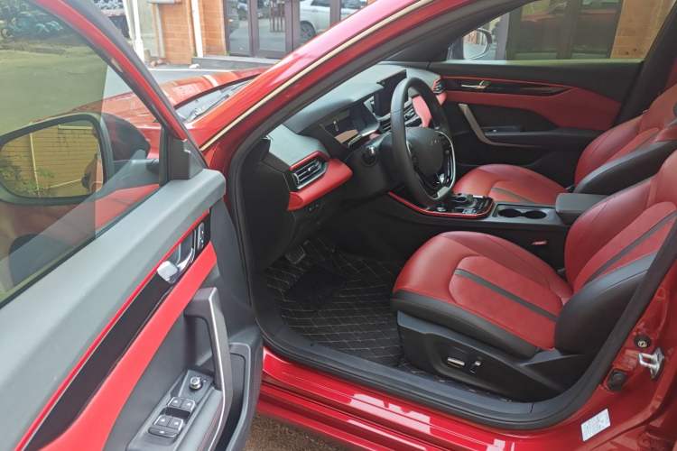 Used Dongfeng Aeolus Yixuan 2022 230T Automatic Adaptive-Beam Knight Edition