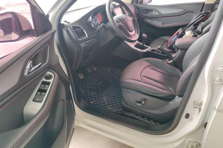 Used Baojun 560 2016 1.5T Manual Luxury Version