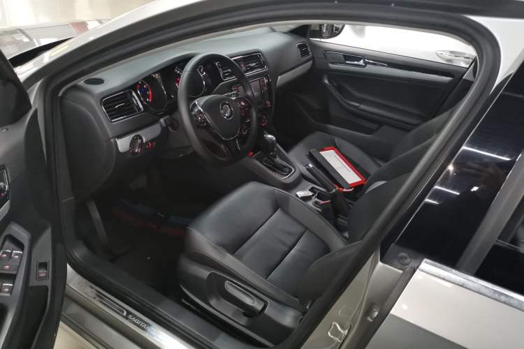 Used Volkswagen Sagitar 2017 1.6L Automatic Comfort Model
