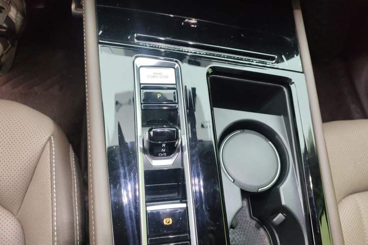 Used Volkswagen Viloran 2022 380TSI Luxury Edition