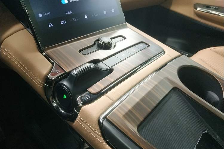 Used Nio ES8 2020 415 km Range 6-Seater Version
