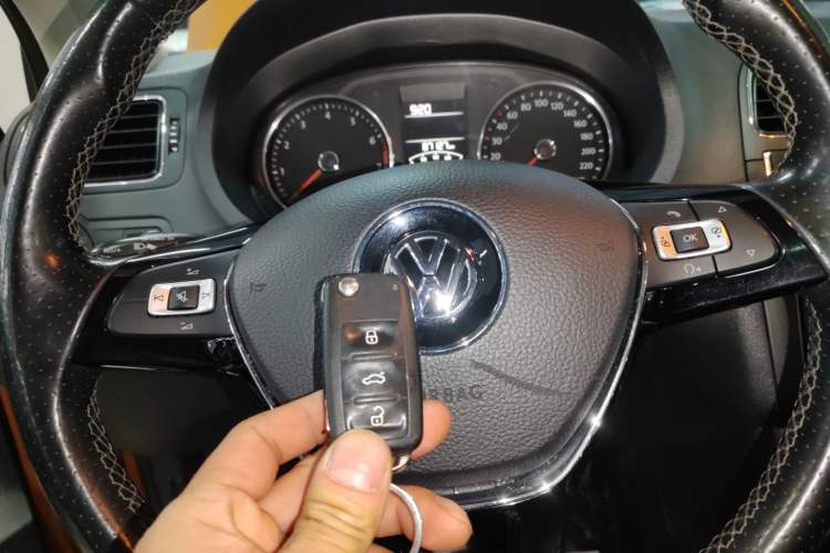 Used Volkswagen Polo 2014 1.6L Cross Polo Automatic