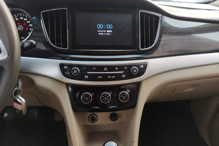 Used Baojun 730 2016 1.5L Manual Comfort Version 7 Seats China V Emission Standard
