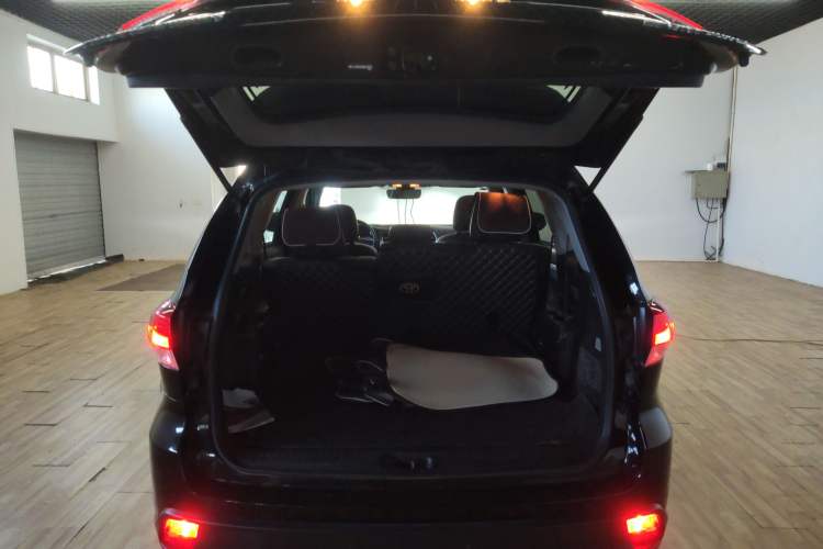 Used Toyota Highlander 2018 2.0T Four-Wheel Drive Luxury Version 7 Seats China VI Standard
