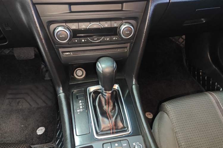 Used Mazda Mazda 3 Axela 2017 Sedan 1.5L Automatic Luxury Model Emission Standard China V
