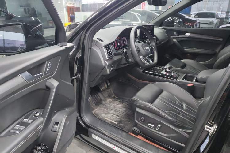 Used Audi Q5L 2023 40T Luxury Dynamic Model
