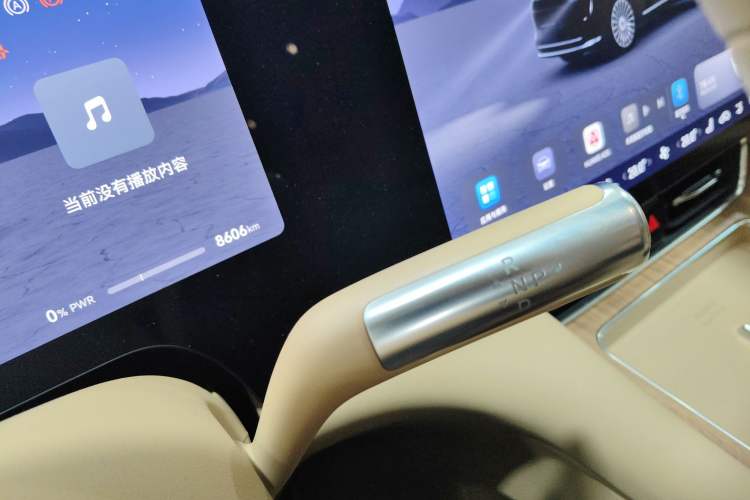 Used Hima AITO M8 2025 Extended-Range Ultra Version 53.4 kWh 6-Seater Edition
