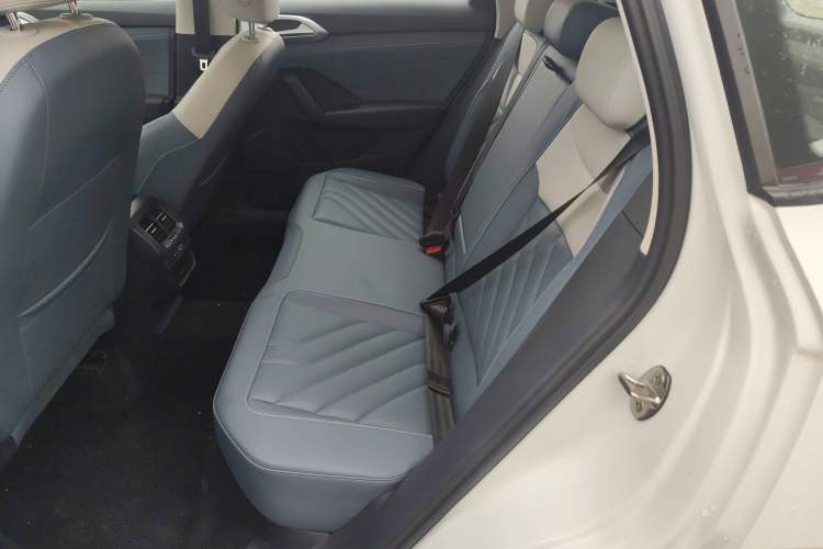 Used Volkswagen Tharu 2024 300TSI Two-Wheel-Drive Moon Luxury Edition
