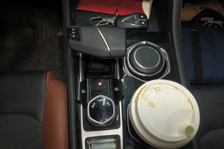 Used Changan Eado 2023 Changan Edition PLUS Blue Whale NE 1.4T GDI DCT Prestige Version
