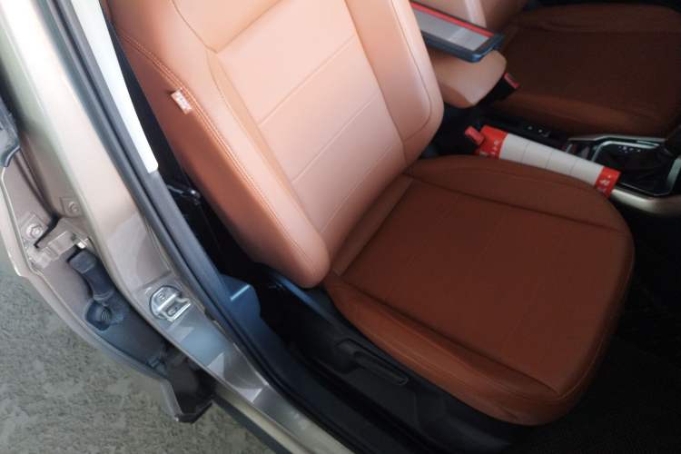 Used Volkswagen T-ROC 2018 280TSI DSG Two-Wheel Drive Advanced Version China V Emission Standard
