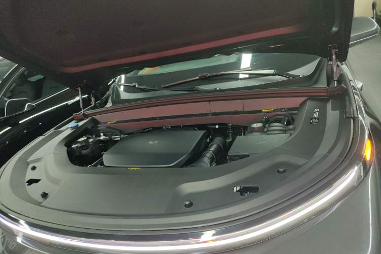 Used Li Auto L8 2024 PRO Model
