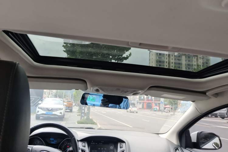 Used Ford Focus 2017 Hatchback 1.6L Automatic Fashion Edition Smart Drive Version