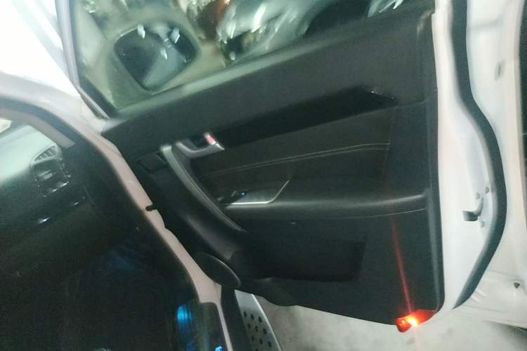 Used Chevrolet Captiva 2015 2.4L 4x4 Flagship Edition 7-Seater
