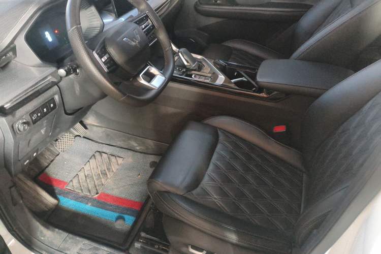 Used Wuling Asta 2022 2.0L DHT Electric-Speed Version
