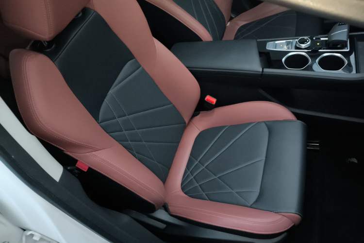 Used Changan Eado 2023 Changan Edition PLUS Blue Whale NE 1.4T GDI DCT Prestige Version
