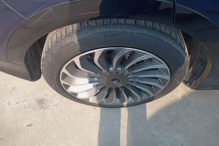 Used VOYAH FREE 2021 Four-Wheel Drive Standard Range-Extended Exclusive Luxury Package
