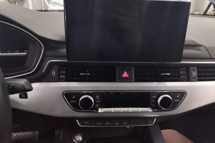 Used Audi A4L 2022 40 TFSI Luxury Dynamic Model
