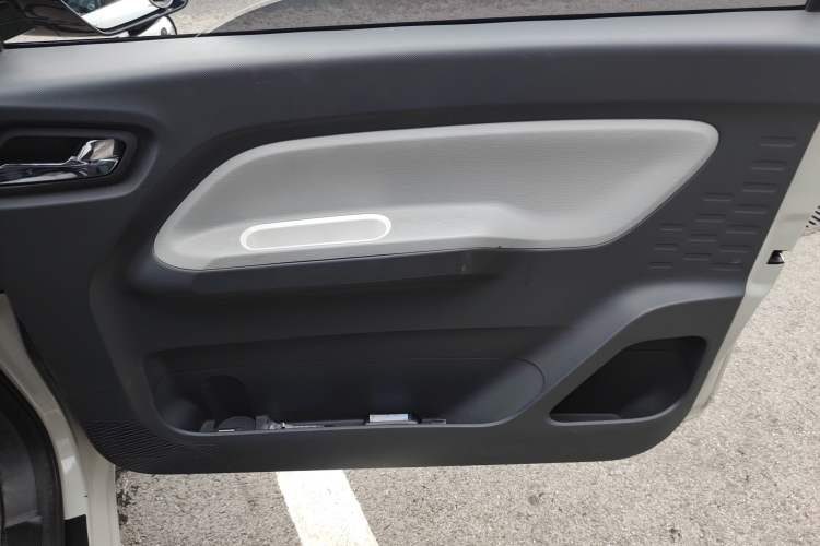 Used Wuling Hongguang MINIEV 2022 Macaron Premium Model – Lithium Iron Phosphate
