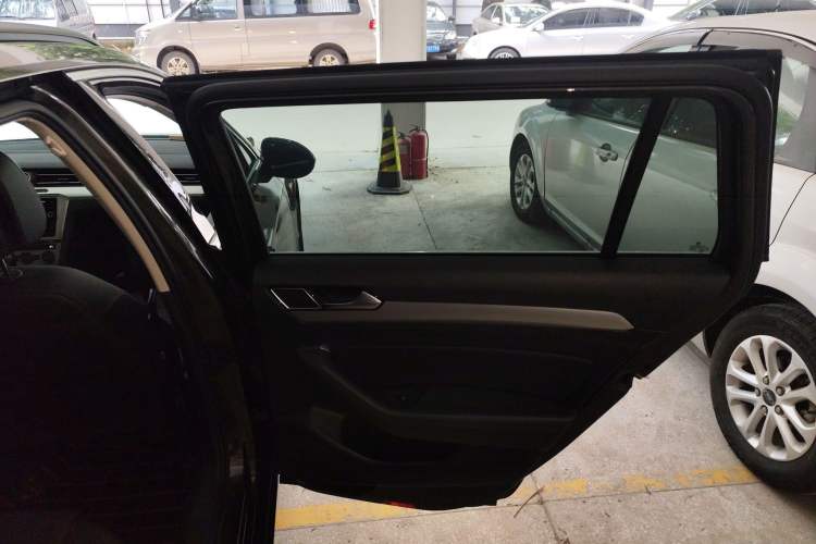 Used Volkswagen Variant 2018 380TSI Two-Wheel Drive Comfort Edition
