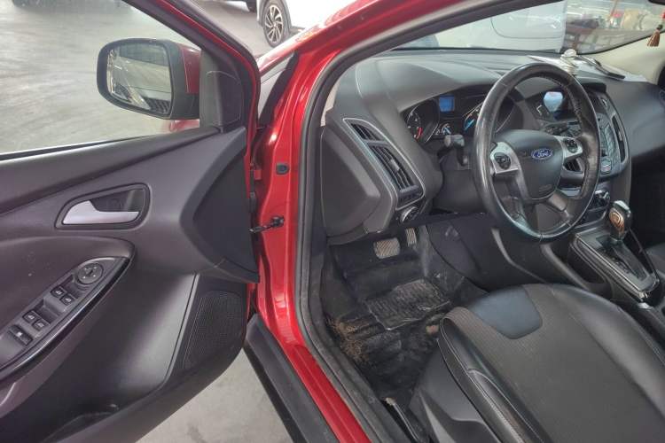 Used Ford Focus 2012 Hatchback 1.6L Automatic Fashion Edition