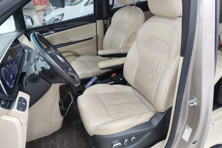 Used Buick GL8 2022 ES Land Cruiser 653T Luxury Model
