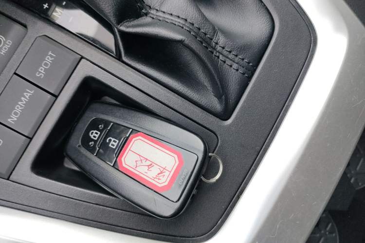 Used Toyota RAV4 2021 2.0L CVT Two-Wheel Drive Fashion PLUS Edition